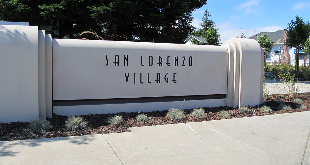 San Lorenzo Village sign. Photo links to photo album that open in a new window.