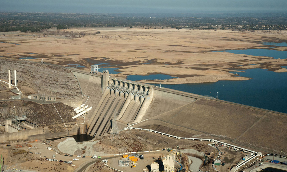 Image showing snowpack on Folsom Lake in July 2014